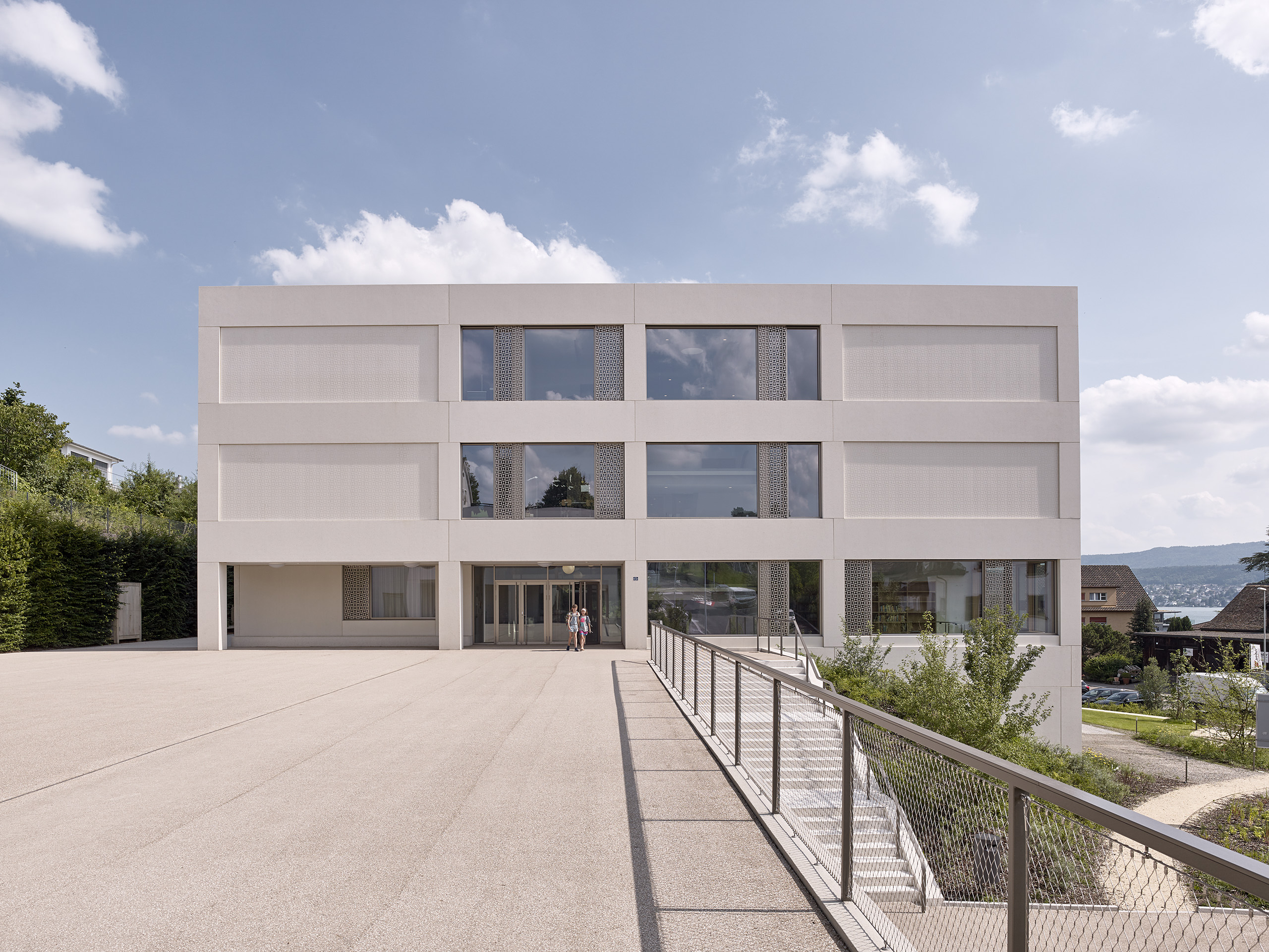 E18680 Alpa 090342 SCREEN